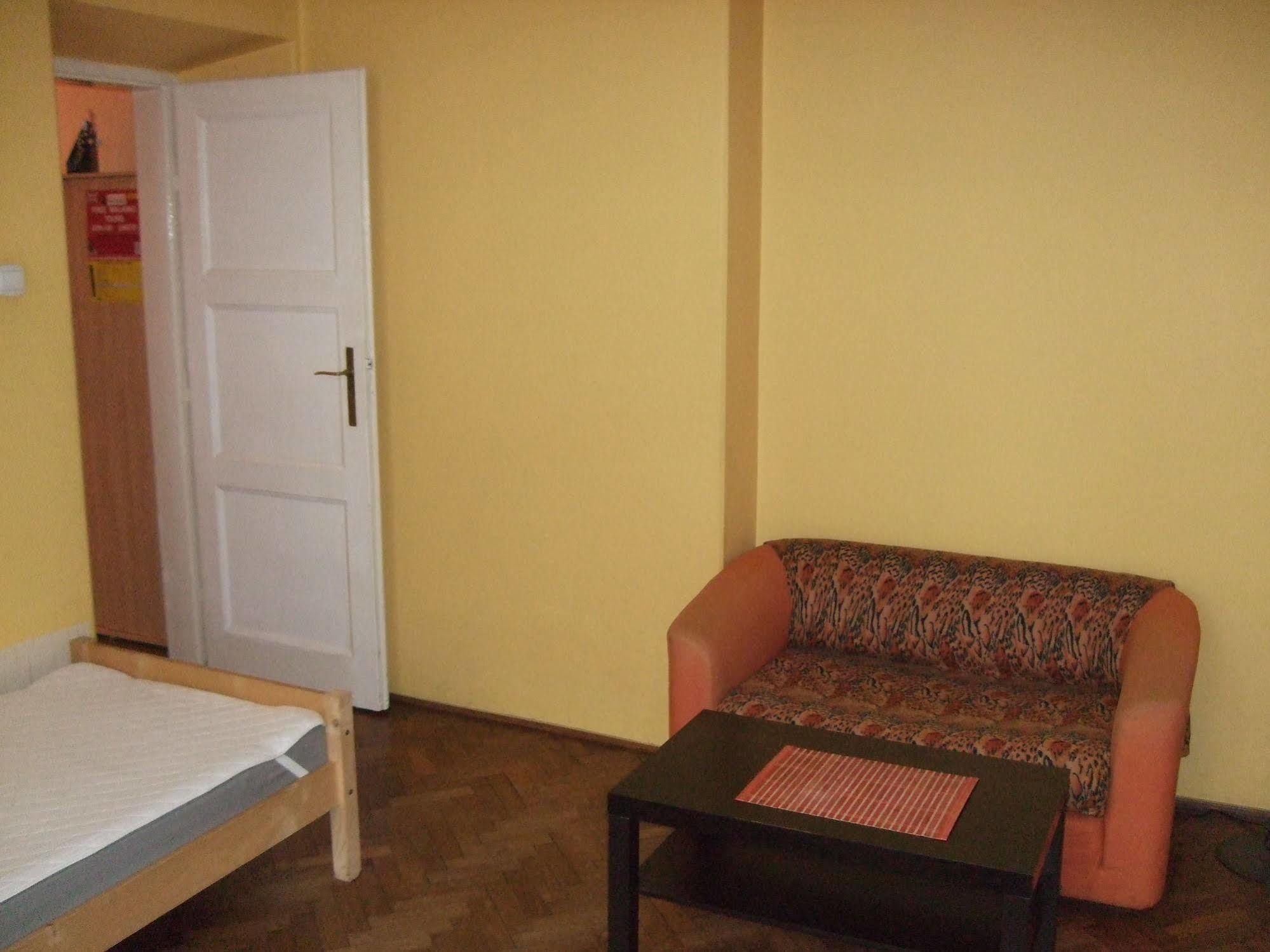 Old Walls Hostel Kraków Eksteriør billede