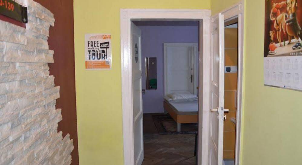Old Walls Hostel Kraków Eksteriør billede